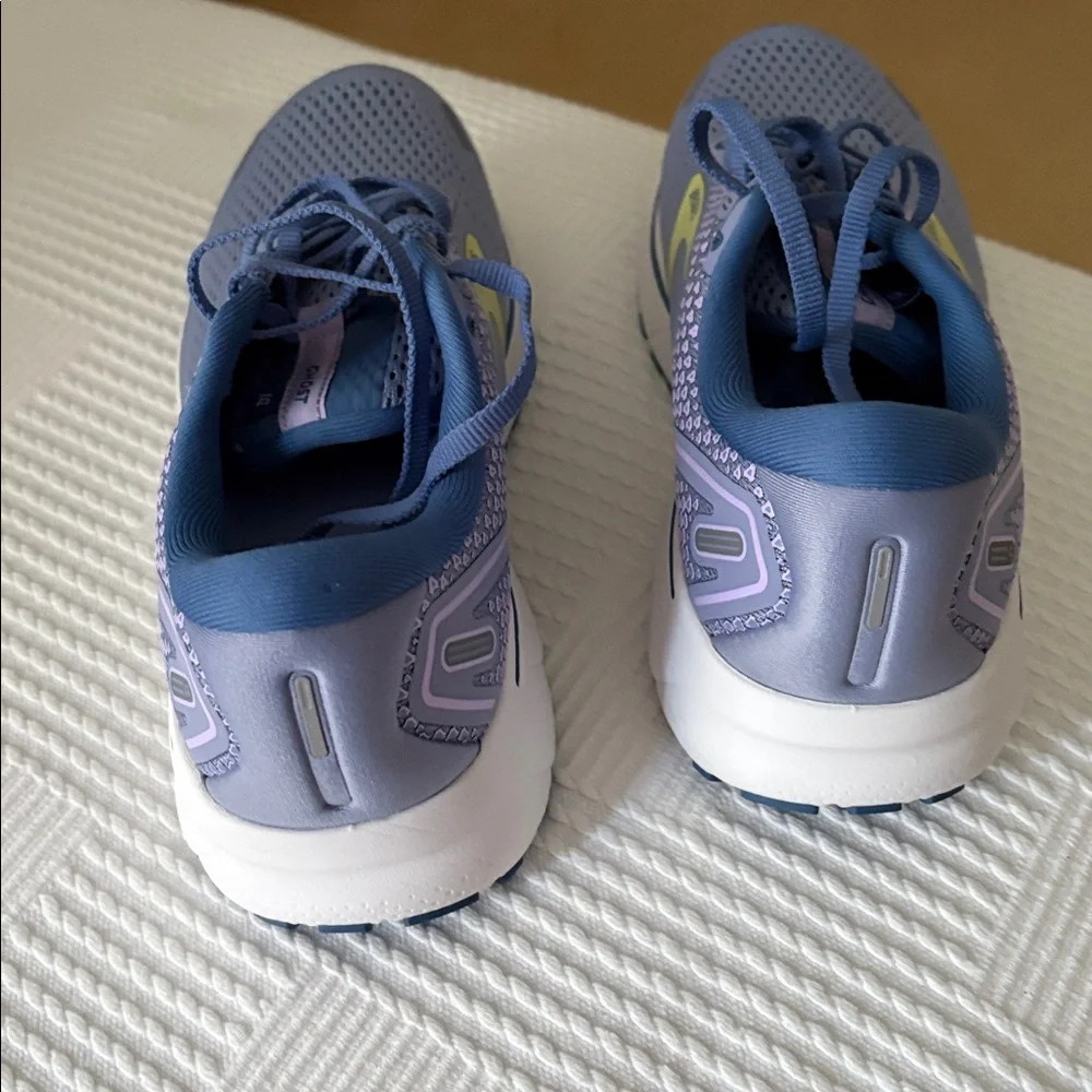 Brooks sneakers. Size 9 B. Ghost nwt - Picture 3 of 7